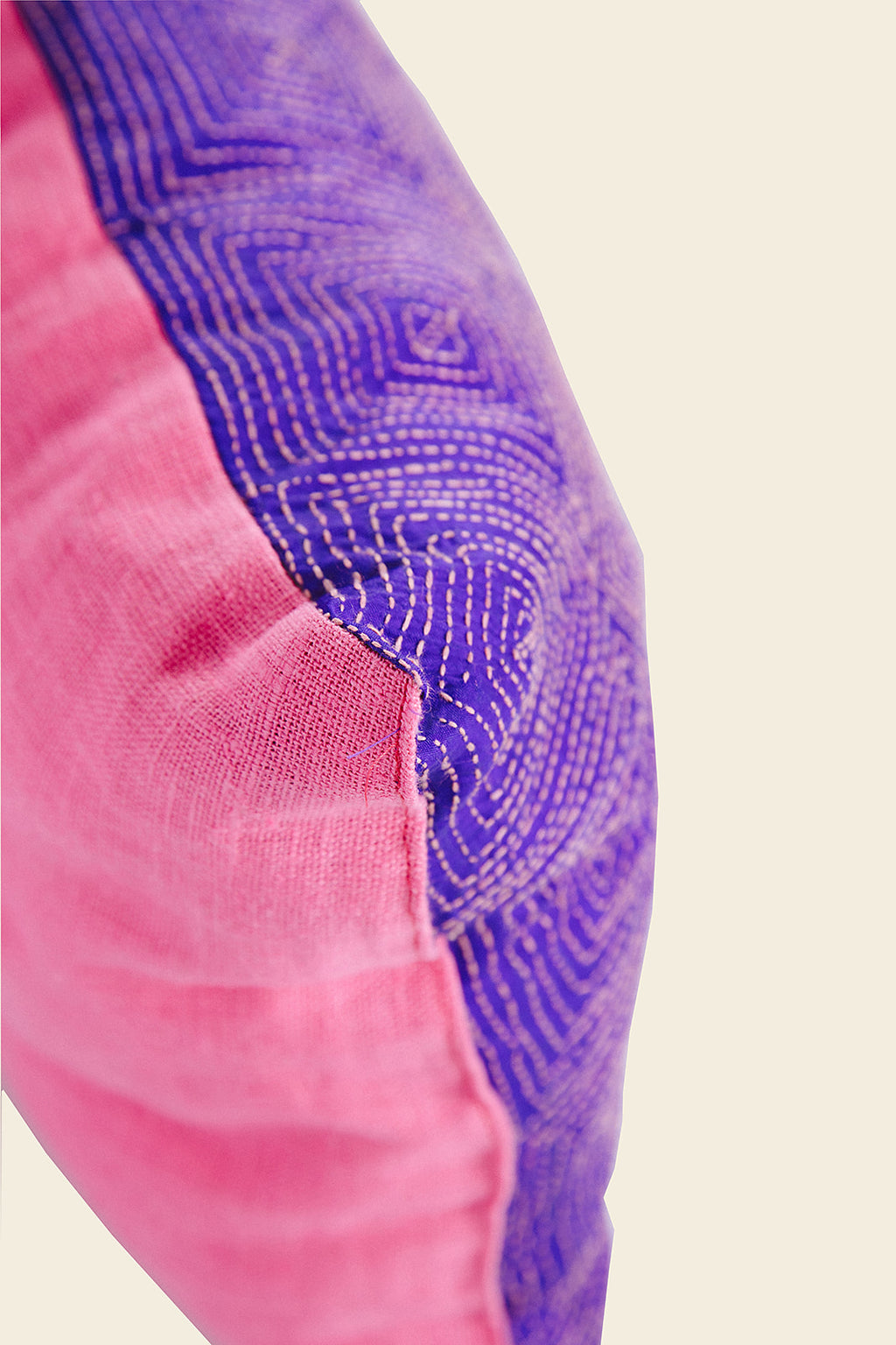 Oro Cushion - Fuschia Back