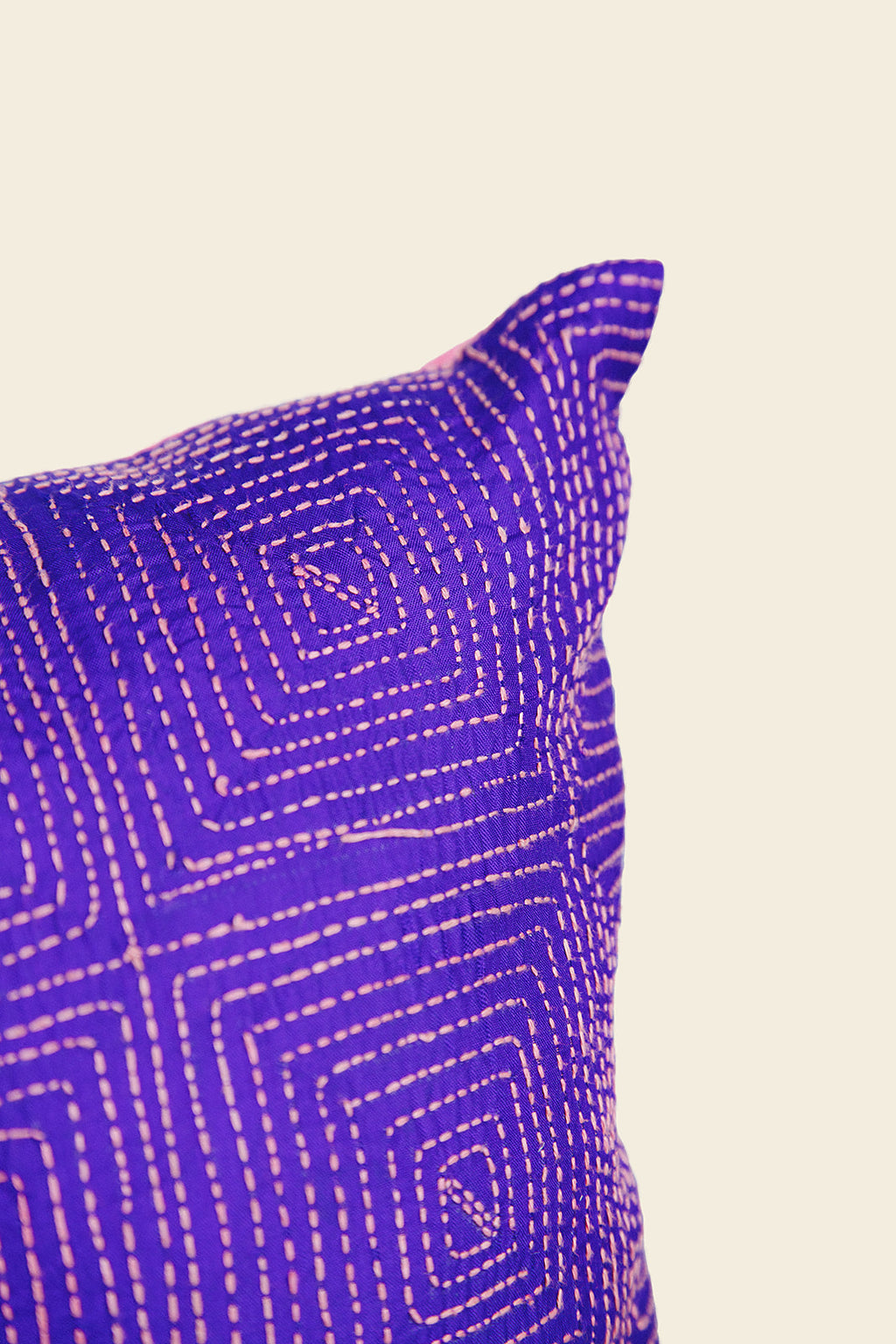 Oro Cushion - Fuschia Back
