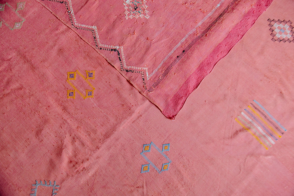 Moroccan Cactus Silk Rug in Dusty Pink